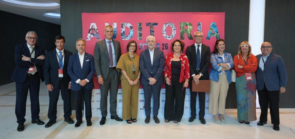 Inauguración del Fórum de la Auditoría con presencia de Joan Vall, presidente del Colegio de Censores Jurados de Cuentas de Cataluña; Víctor Alió, presidente del Instituto de Censores Jurados de Cuentas de España; Aurora Carbonell, alcaldesa de Sitges; Santiago Durán, presidente del Instituto de Contabilidad y Auditoría de Cuentas (ICAC); e Imma Barral Viñals, Consejería de Justicia y Calidad Democrática de la Generalitat de Cataluña