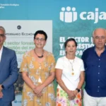 De izquierda a derecha, Roberto García Torrente, director general de Sostenibilidad y Desarrollo Agroalimentario de BCC-Grupo Cajamar; María Torres-Quevedo, subdirectora adjunta de Política Forestal y Lucha contra la Desertificación del Ministerio para la Transición Ecológica y el Reto Demográfico; Asunción Cámara, coordinadora de la obra, vicepresidenta de la Sociedad Española de Ciencias Forestales, coordinadora de Juntos por los Bosques y profesora titular de la Universidad de Oviedo; Francisco Carreño, coordinador de la obra, presidente de la Confederación de Organizaciones de Selvicultores de España (COSE) y de la Asociación de Certificación Española de la Sostenibilidad Forestal (PEFC España), e Ignacio Atance, director del Servicio de Estudios y Publicaciones de Fundación Grupo Cajamar.