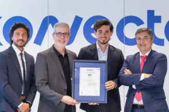 Konecta certifica su modelo de gobernanza de IA con estándar ISO/IEC 42001 para una adopción responsable