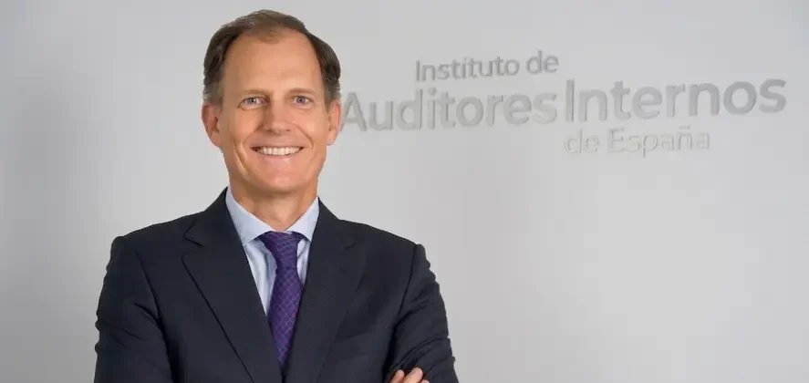 Manuel de Alzúa impulsa la auditoría interna para fortalecer el buen gobierno en España