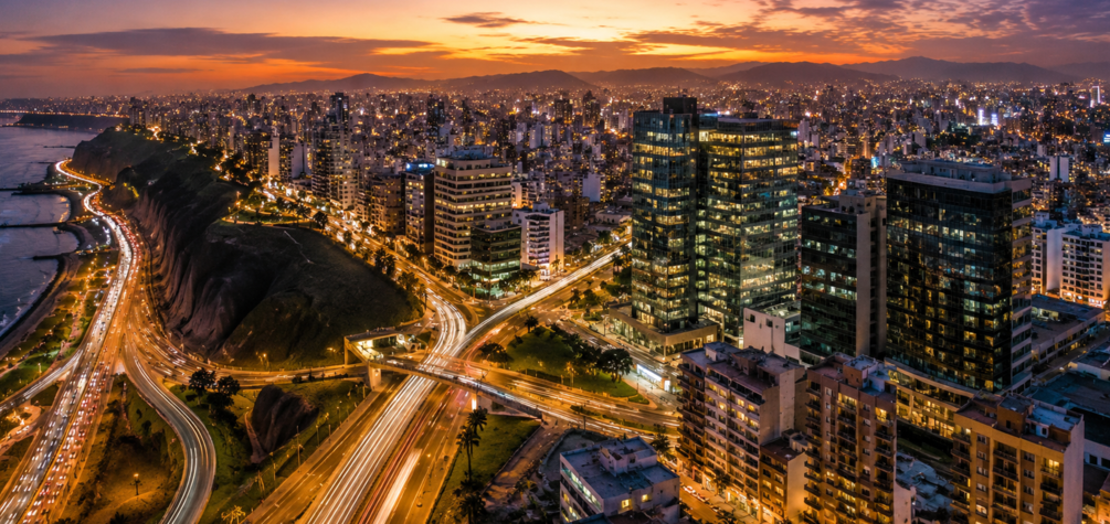 Perú supera los 34 millones de habitantes: el reto energético de las ciudades que siguen creciendo