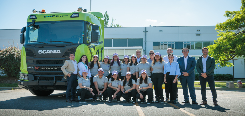 Scania lanza la convocatoria para formar a la próxima generación de camioneras en el país
