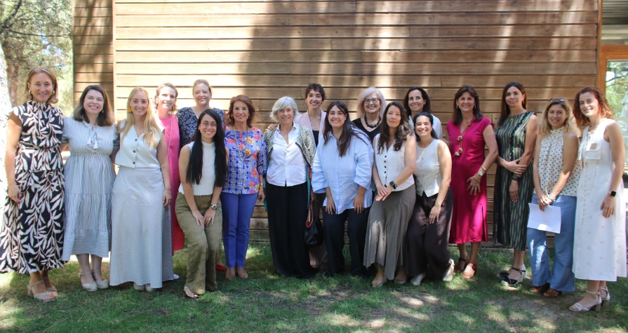 Banco Santander y Fundación Integra culminan la X edición de “De Mujer a Mujer”, programa que impulsa la empleabilidad de mujeres víctimas de violencia