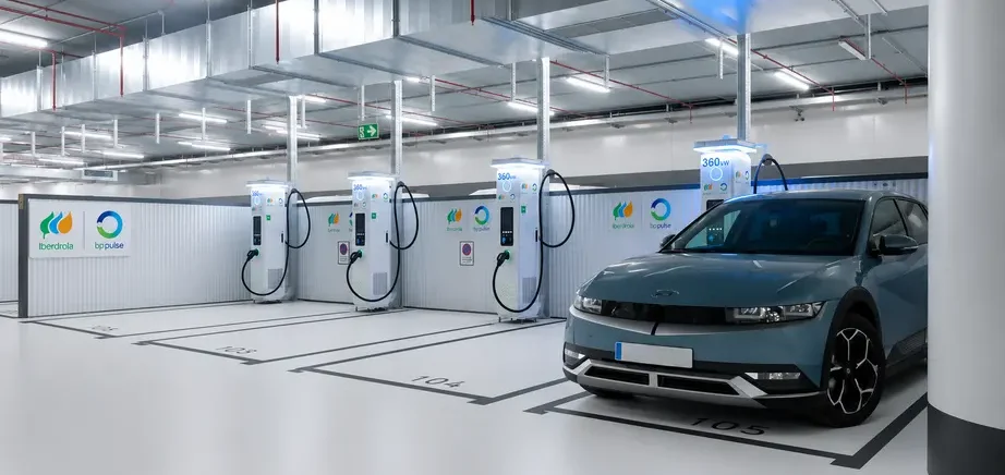 Iberdrola | bp pulse incrementa un 30% la capacidad de recarga eléctrica en Madrid para impulsar la movilidad sostenible