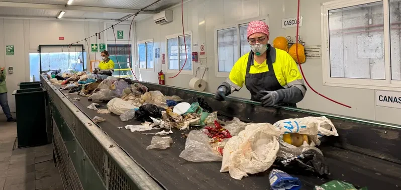 Junta de Andalucía moderniza la gestión de residuos con 3,7 millones de operaciones digitales en SIRA