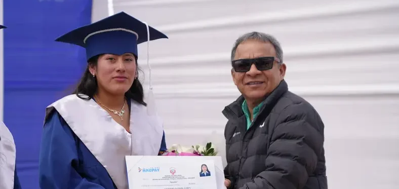 54 jóvenes de Espinar se titulan con formación técnica gratuita de Antapaccay