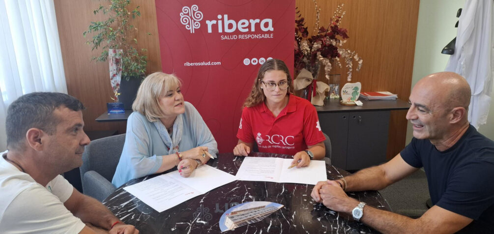 Firma del Acuerdo con Ribera Salud y María Angéles Macía