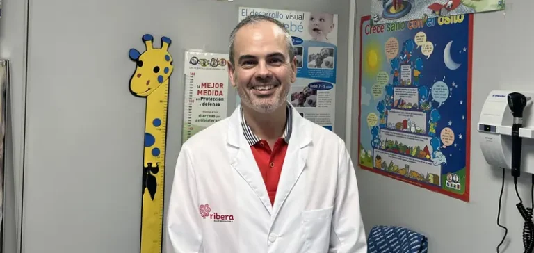 El abuso de pantallas en verano afecta el desarrollo cerebral y emocional infantil, advierte Grupo Ribera