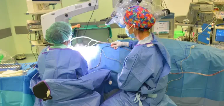 Ribera incrementa en 56% su energía renovable y amplía atención a más de 2 millones de pacientes