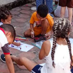 La respuesta presta especial atención a niños, niñas, adolescentes y mujeres, e incluye espacios seguros de aprendizaje para la infancia.
