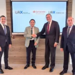 UAX y Banco Santander impulsan 454 becas para mejorar la empleabilidad y internacionalización universitaria