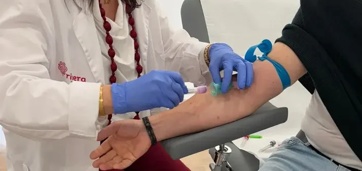 Ribera Lab detecta Alzheimer precozmente hasta 10 años antes mediante análisis de sangre