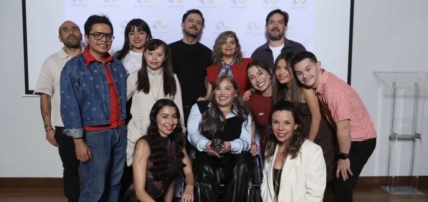 Agencia Montalvo recibe el Caracol de Plata de Cemefi por su campaña sobre el síndrome de Down "¿A ti qué te hace diferente?"