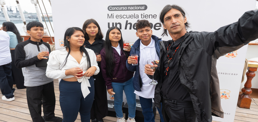 Iniciativa escolar busca visibilizar a líderes comunitarios y financiar mejoras educativas en todo el país