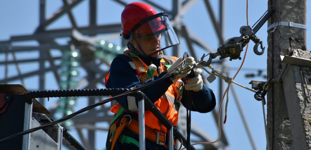 La automatización y la eficiencia energética transforman el trabajo de los electricistas en México