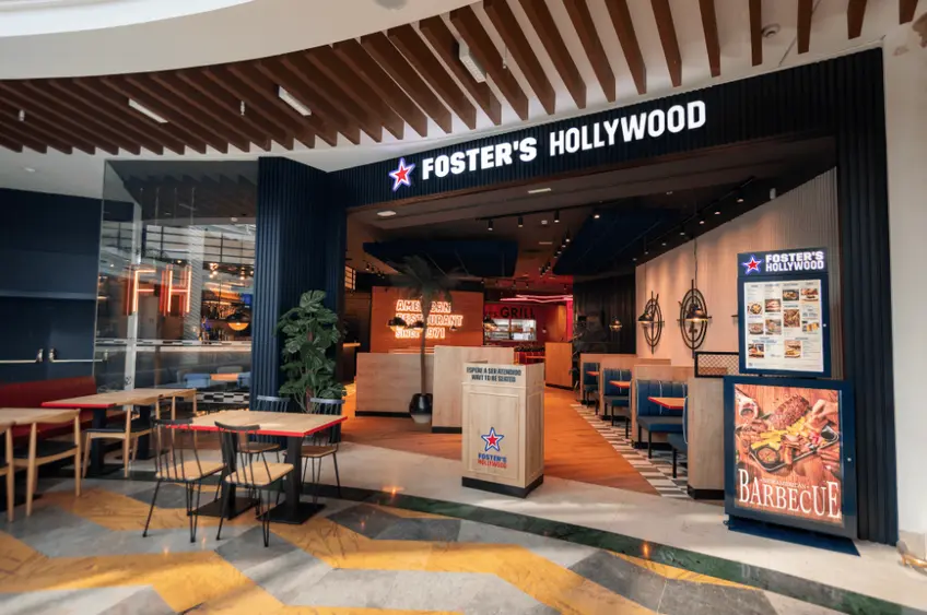 Foster's Hollywood crea 24 empleos con nuevo restaurante optimizado en Madrid