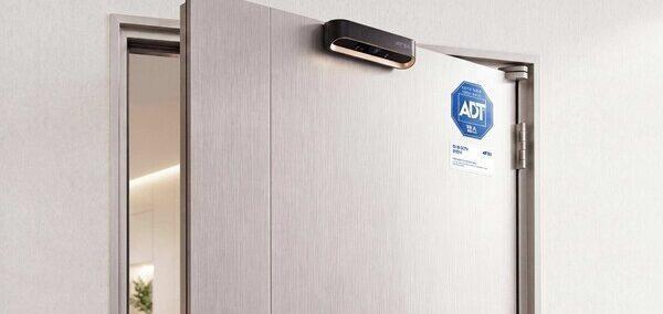 Cuando el hogar también cuida: la IA transforma la seguridad de las personas mayores - ADT Caps