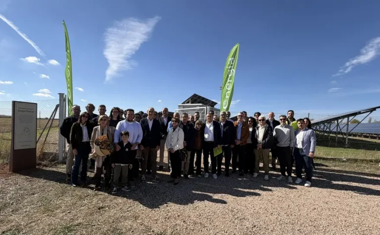 El parque solar de Feníe Energía en Tarancón puede generar 8.500 MWh anuales y homenajea a Sergio Pomar