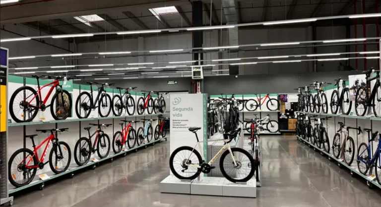 Decathlon expande a 11 su red de bicicletas de segunda vida para fomentar la economía circular en ciclismo
