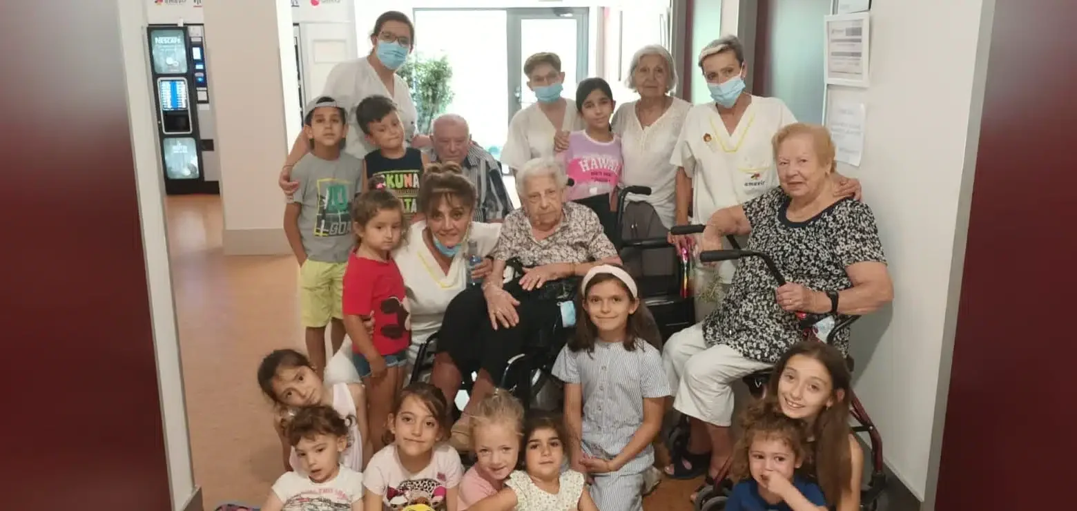 Programa intergeneracional "De acampada con mis abuelos" - Amavir