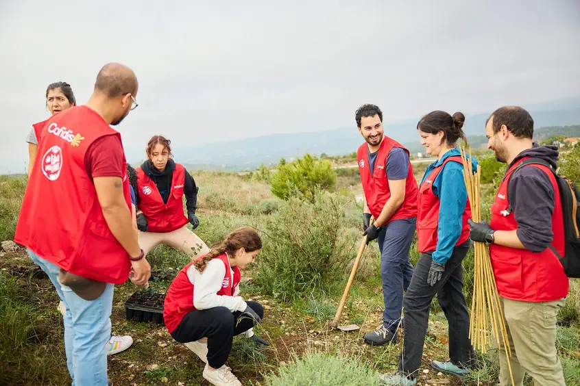 Cofidis contribuye a restaurar la Sierra de la Paramera tras el incendio que arrasó 22.000 hectáreas