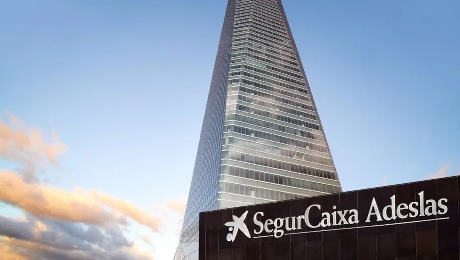 La financiación permite a SegurCaixa Adeslas asumir MUGEJU, pero no alcanza el equilibrio para ISFAS